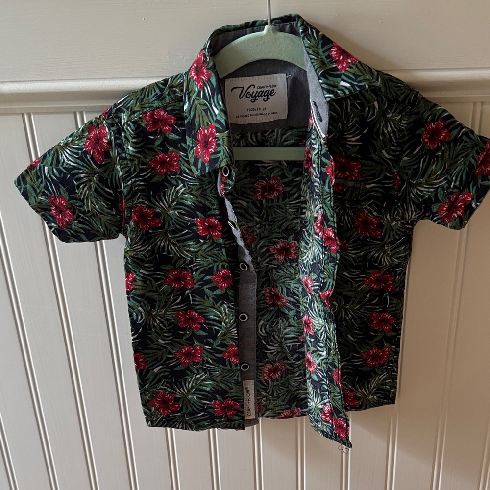 Vogue Kids Black and Red Floral Button-Down Shirt